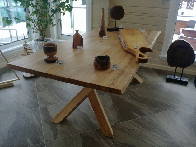Dining Table Live Triangle