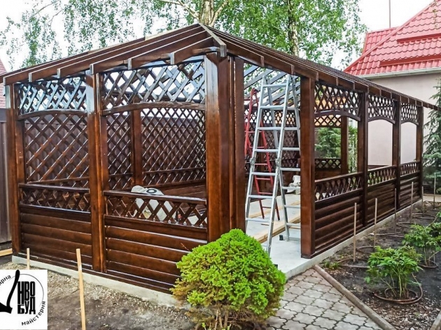 Беседка из дерева (0708)
