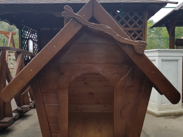 BIG KENNEL WITH BONE
