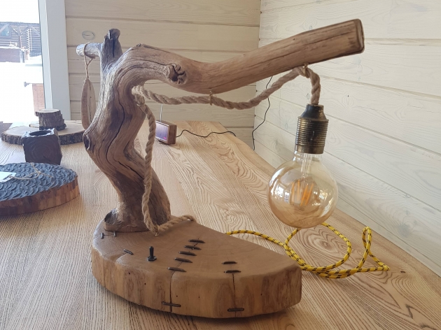 Лампа на подставке KR042