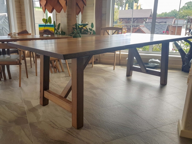 DINING TABLE TITAN