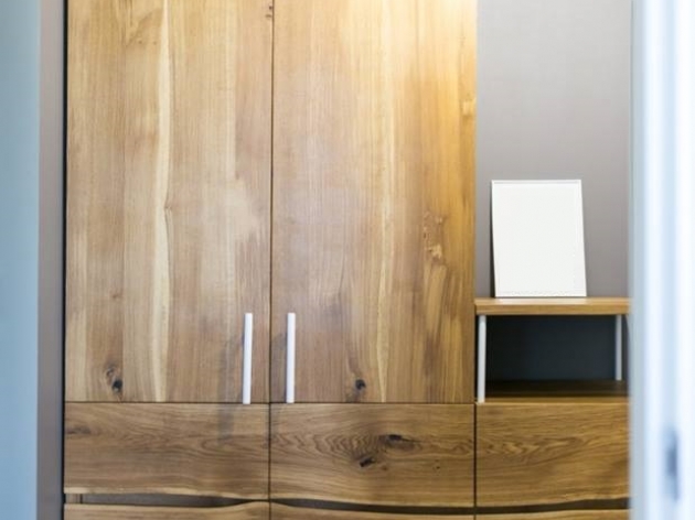 Oak cabinet  003