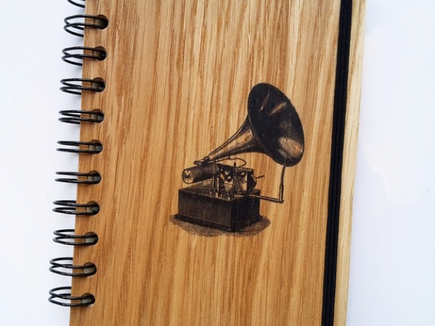 WOODEN NOTE BOOK OF A6 FORMAT