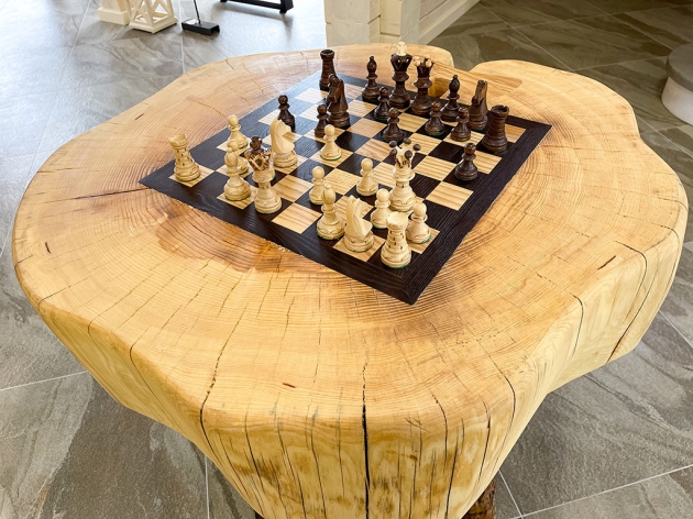 CHESS TABLE (002)