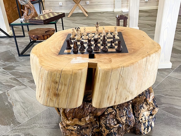 CHESS TABLE (002)