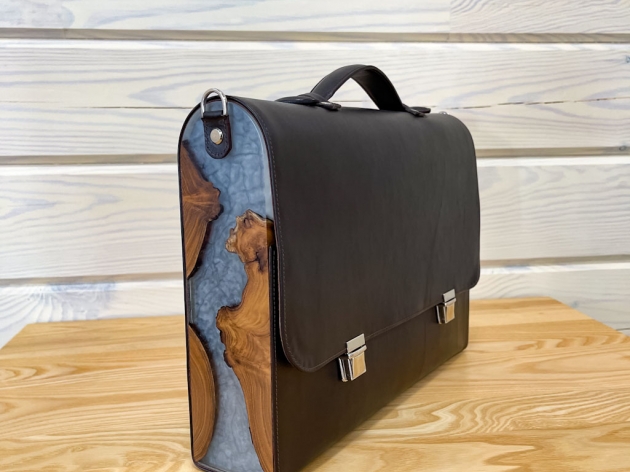 Leather briefcase (005)