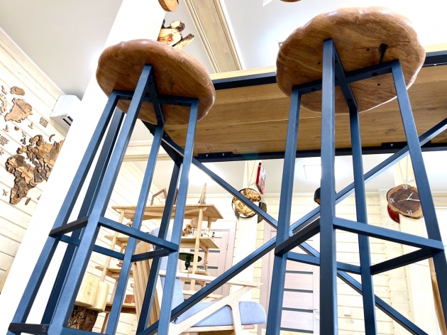 Bar stool