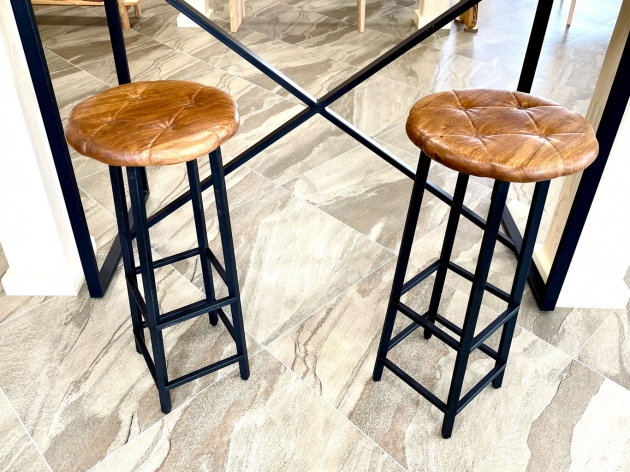 Bar stool