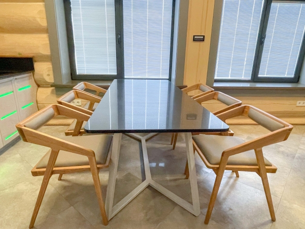 DINING TABLE LUX