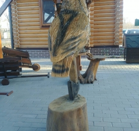 Декоративная сова на пеньке