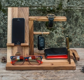 MAN`S WOOD ORGANIZER