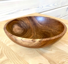 Bowl of natural wood (W 001)
